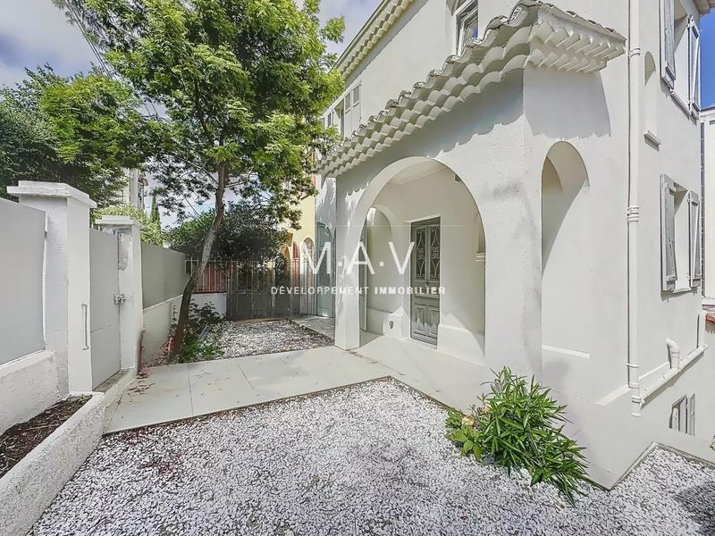 Maison de ville - 136 m² - 7 pièces