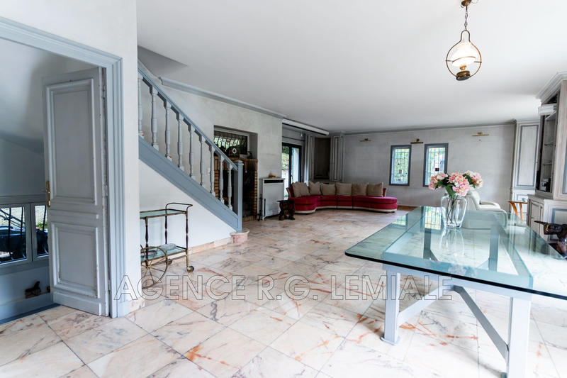 Maison - 180 m² - 7 pièces