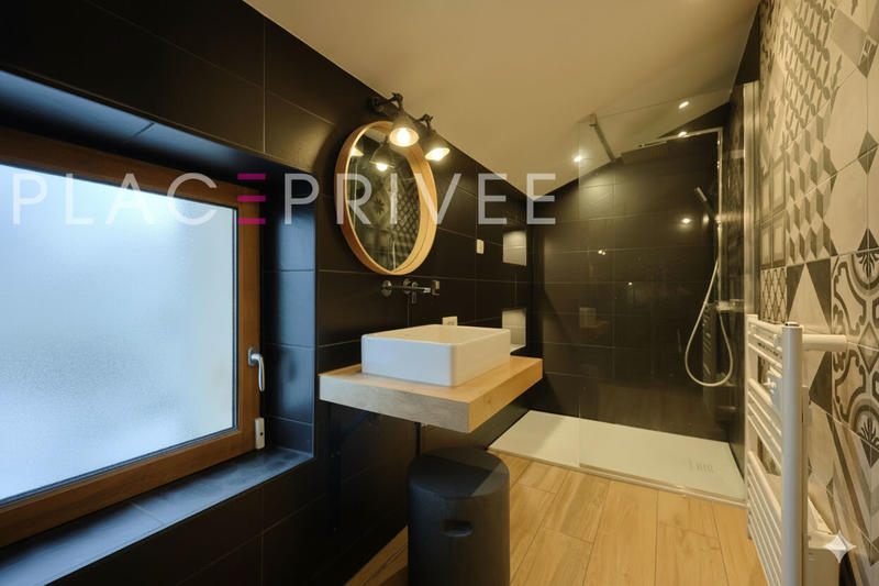 Appartement - 80 m² - 3 pièces