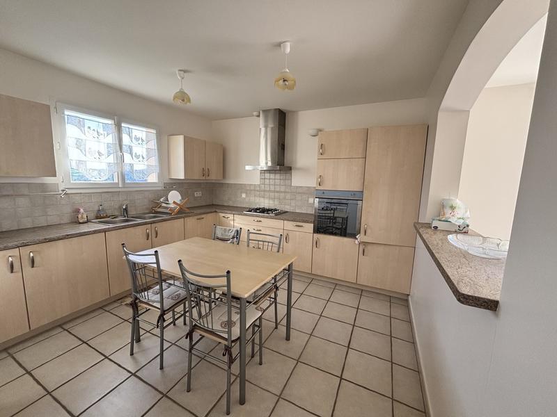 Maison traditionnelle - 143 m² - 6 pièces