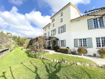 Propriété - 400 m² - 9 pièces