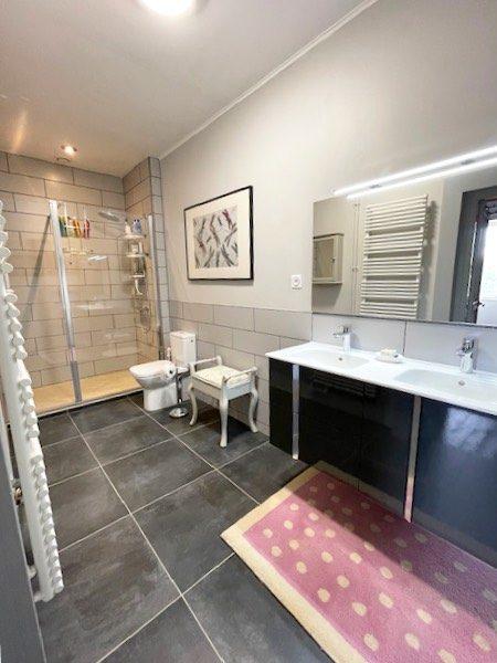 Maison - 283 m² - 8 pièces