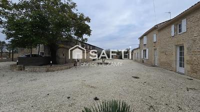 Maison - 240 m² - 9 pièces