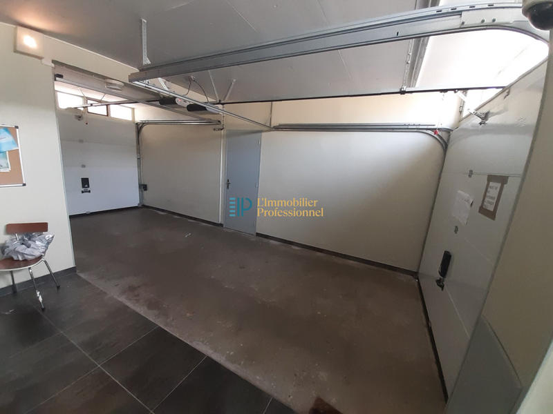 Local commercial - 75 m² - 4 pièces