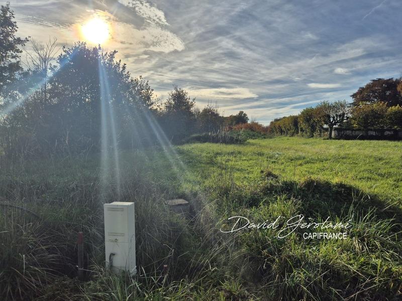 Terrain constructible - 553 m²