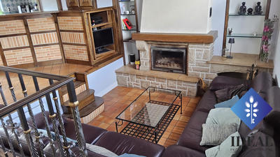 Maison - 210 m² - 6 pièces