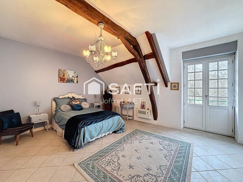 Maison - 243 m² - 7 pièces
