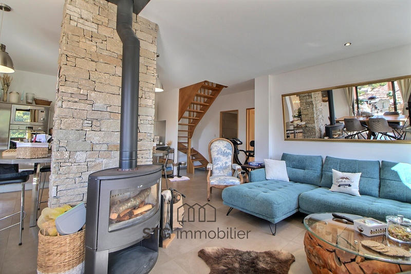 Maison - 185 m² - 5 pièces