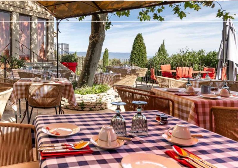 Mas - 715 m² - 19 pièces