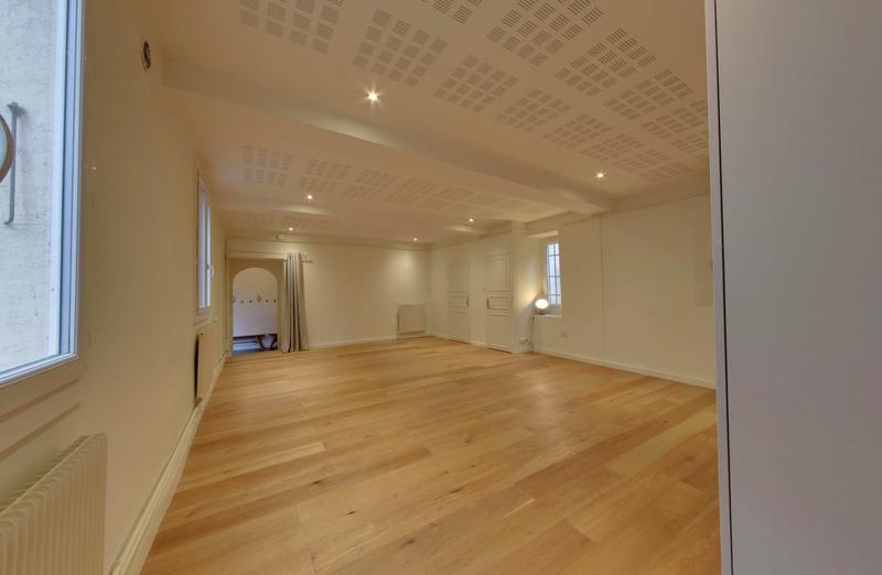 Appartement - 81 m² - 2 pièces