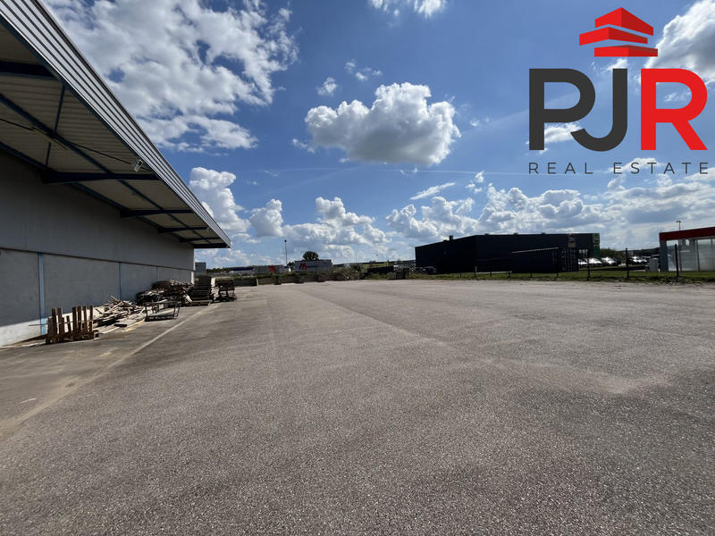 Local d'activités - 1 220 m²