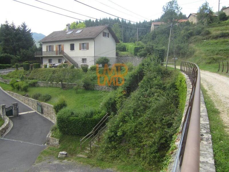 Maison - 147 m² - 6 pièces