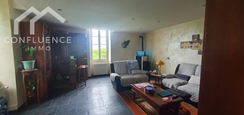 Maison - 203 m² - 7 pièces