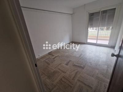 Appartement - 77 m² - 3 pièces