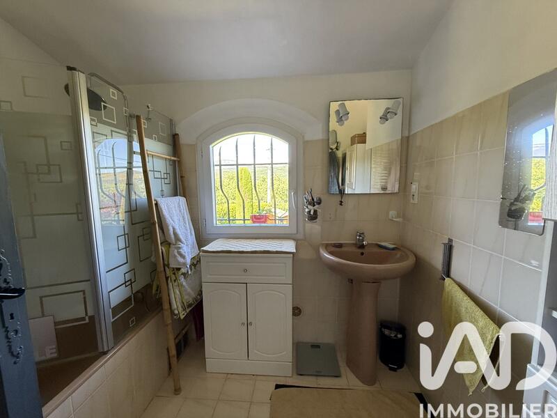 Maison - 93 m² - 4 pièces