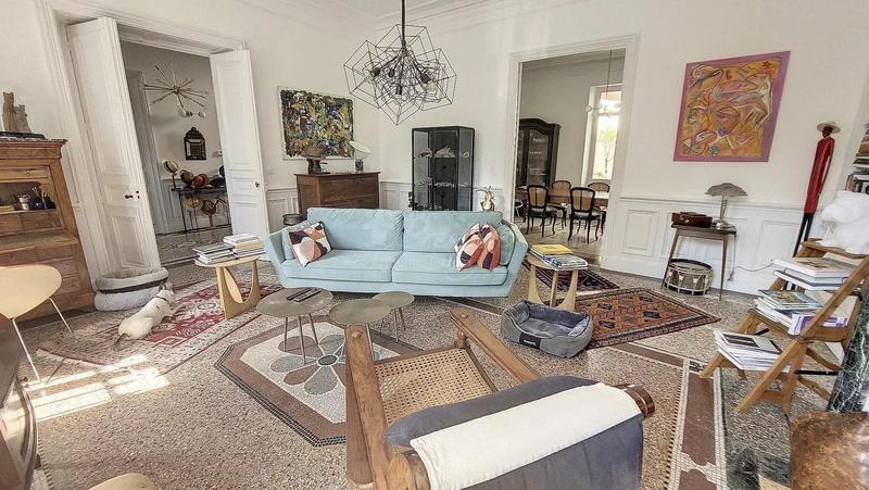 Maison - 347 m² - 11 pièces