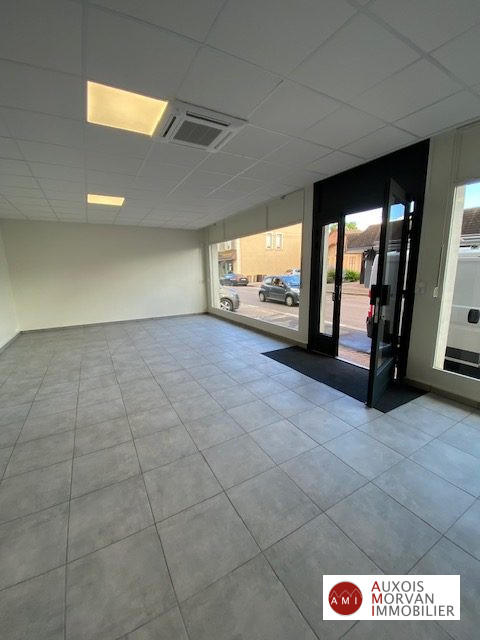 Local commercial - 150 m² - 4 pièces