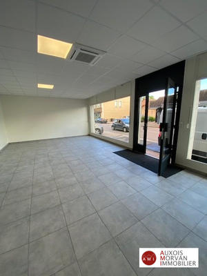 Local commercial - 150 m² - 4 pièces