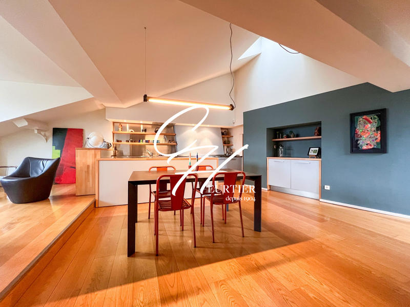 Appartement - 183 m² - 5 pièces