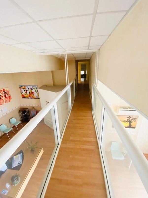 Local commercial - 331 m² - 25 pièces