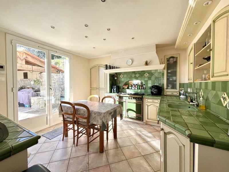 Maison - 102 m² - 4 pièces