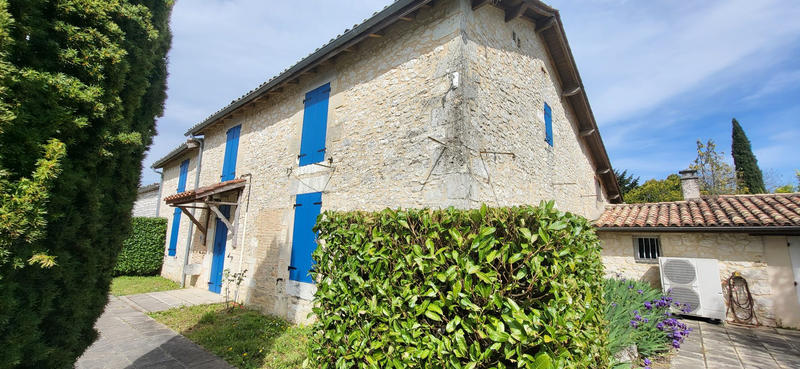 Maison - 210 m² - 5 pièces