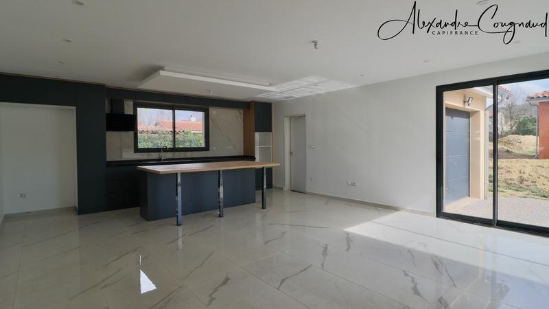 Maison - 110 m² - 4 pièces