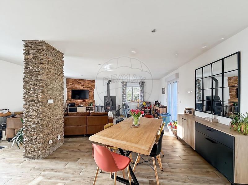 Maison - 140 m² - 5 pièces