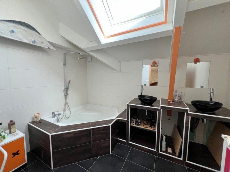 Maison contemporaine - 235 m² - 8 pièces