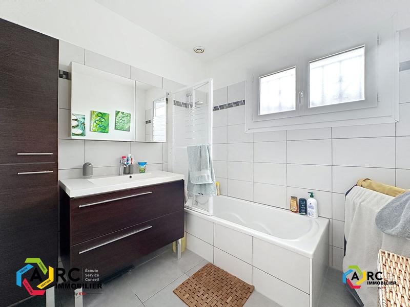 Maison traditionnelle - 85 m² - 4 pièces