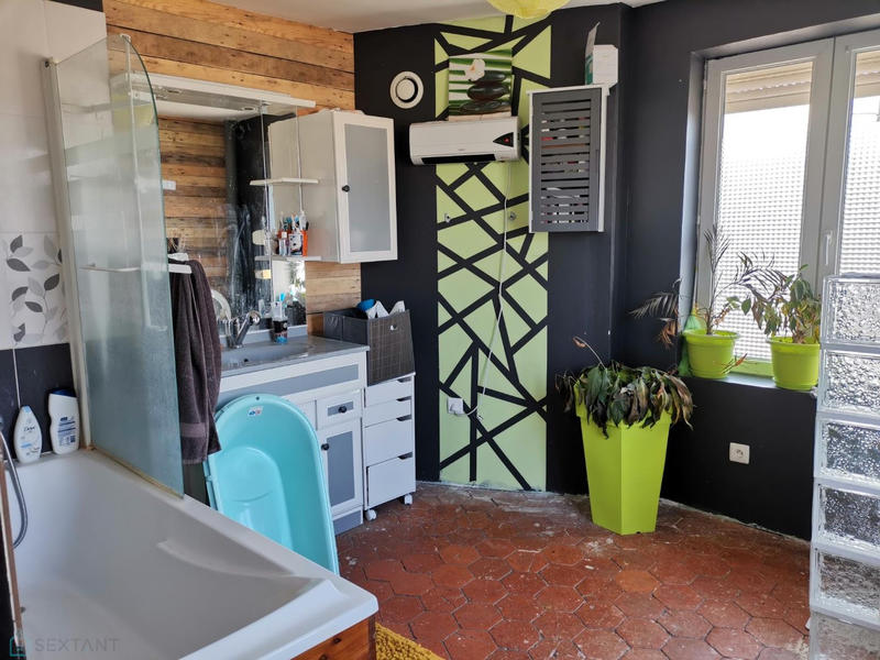 Maison - 121 m² - 7 pièces