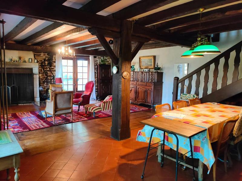 Propriété - 258 m² - 9 pièces