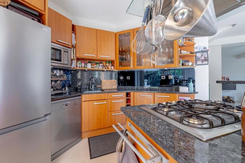 Maison - 231 m² - 5 pièces