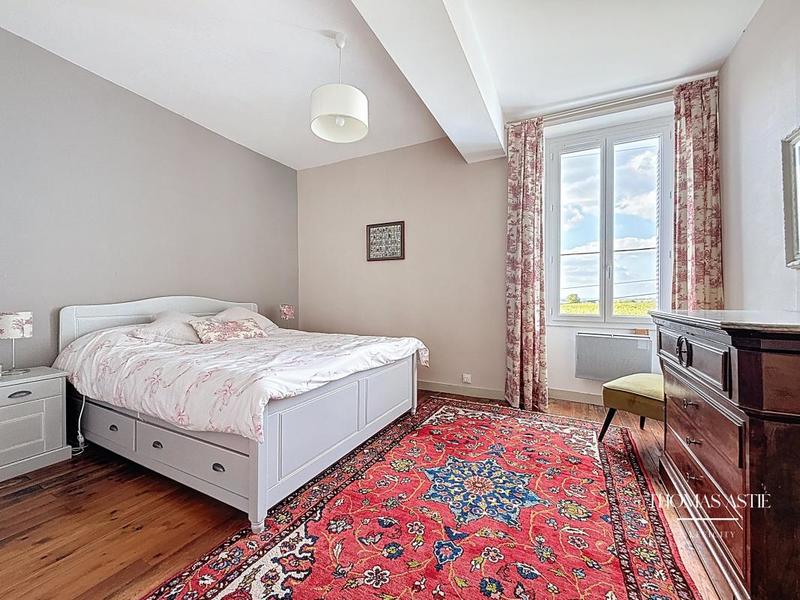 Demeure - 190 m² - 7 pièces