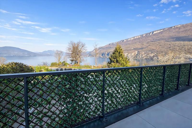 Maison - 215 m² - 9 pièces