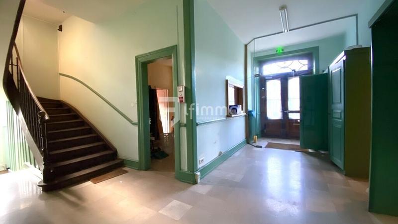 Maison - 366 m² - 12 pièces