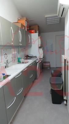 Local d'activité / Entrepôt - 244 m²