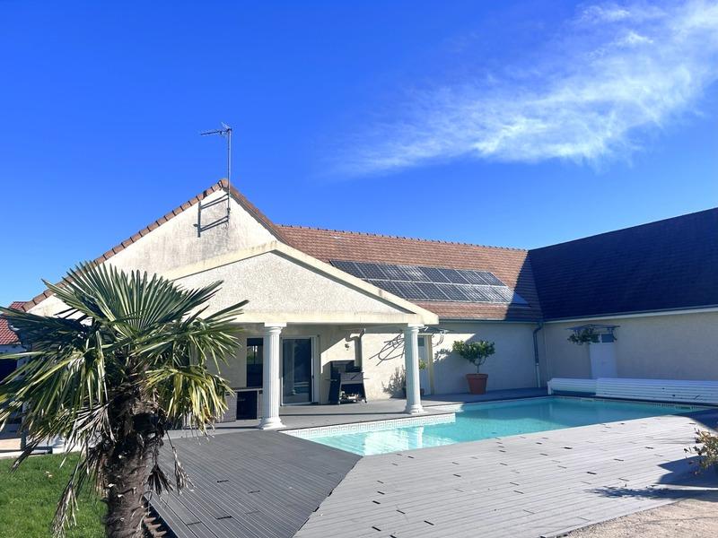 Maison - 202 m² - 7 pièces