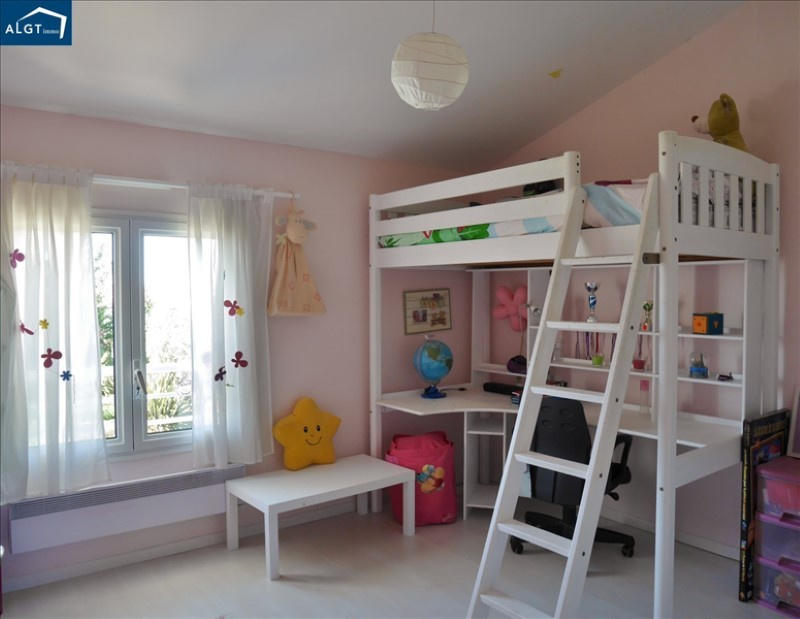 Villa - 203 m² - 6 pièces