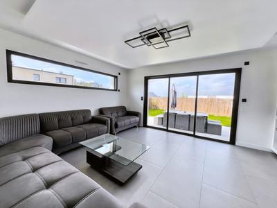 Maison contemporaine - 145 m² - 7 pièces