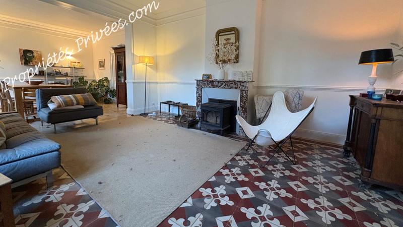 Maison - 292 m² - 18 pièces