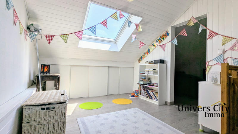 Maison - 158 m² - 8 pièces