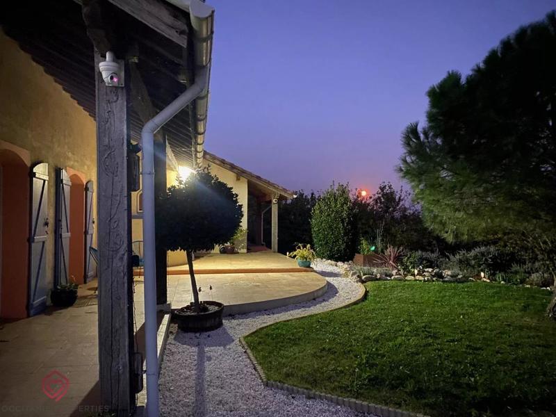 Propriété - 390 m² - 8 pièces