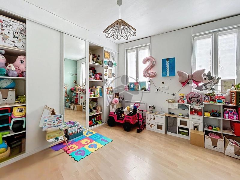 Maison - 180 m² - 6 pièces