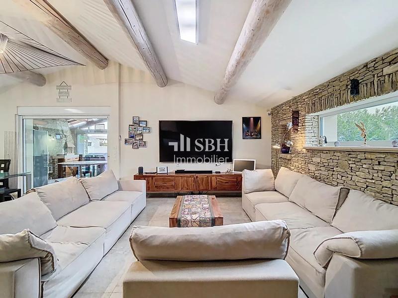 Maison - 480 m² - 8 pièces