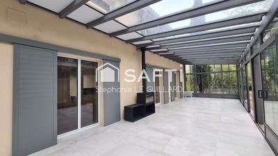 Villa - 348 m² - 6 pièces