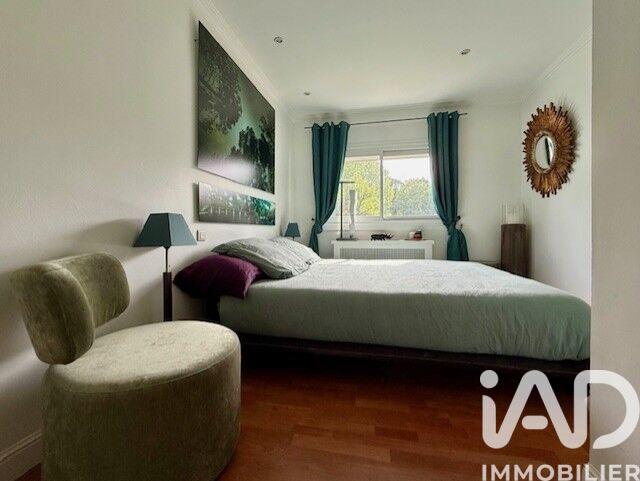 Maison - 210 m² - 7 pièces