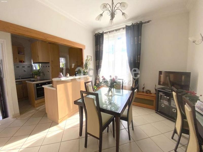 Maison - 90 m² - 5 pièces