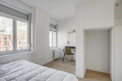 Chambre - 13 m² - 11 pièces