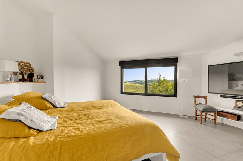 Maison contemporaine - 262 m² - 7 pièces